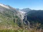 Toute la vallée avec le glacier d'Aletsch, et l'on devine le pont suspendu.