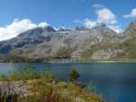 Les Dents du Midi derrière le  Lac de Salenfe.