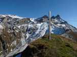 La Croix de Javerne devant les Dents de Morcles