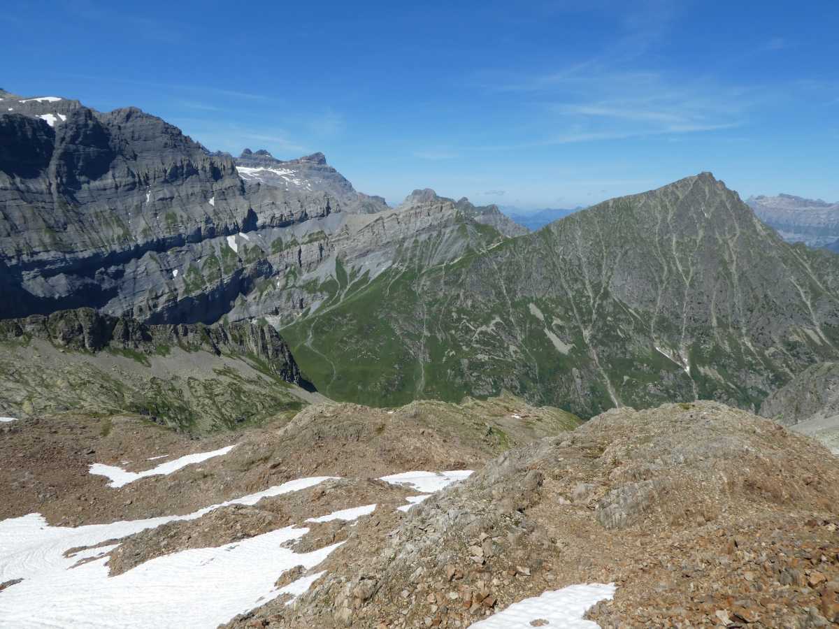 La Cime de l'Est des DDM tout au fond