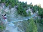 Passerelle suspendue de Loèche-les-Bains sur le Blischesgraben.