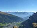 Vue sur Loèche-les-Bains et les 4000 à l'horizon.