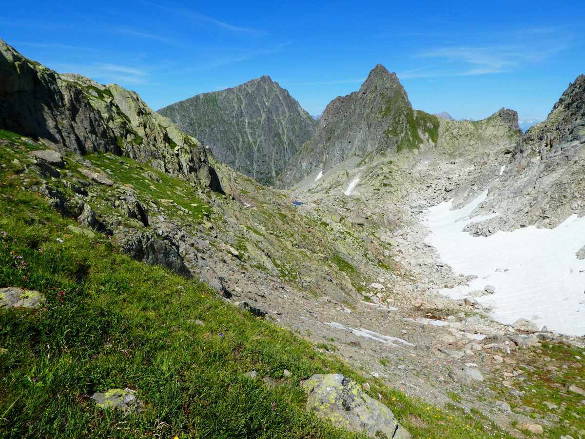 Le premier petit Lac visible près du Col