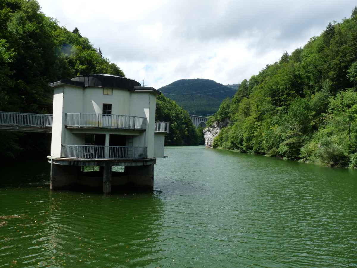 Vue amont depuis le barrage du Day